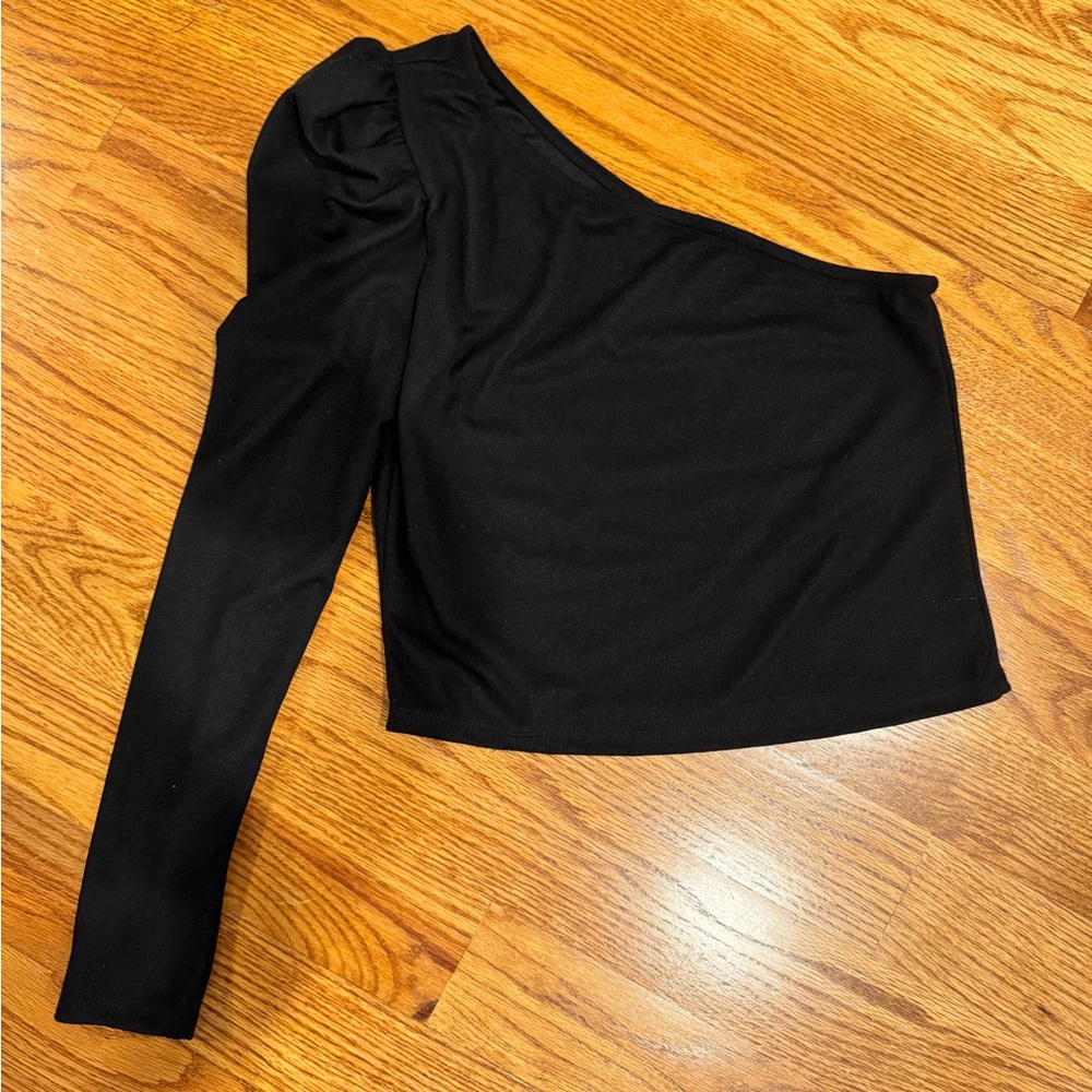 Black One-Shoulder Top